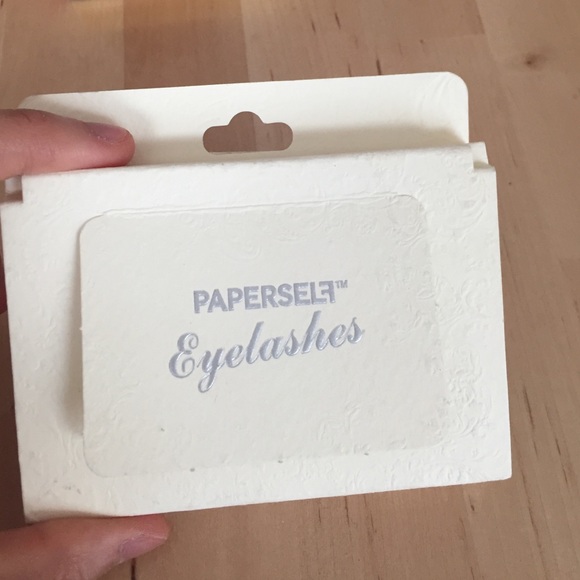 Paperself eyelashes - Picture 3 of 3