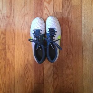 Nike Women's Tiempo Cleats