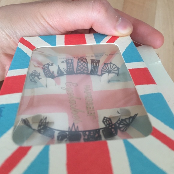 Paperself eyelashes - Picture 2 of 2
