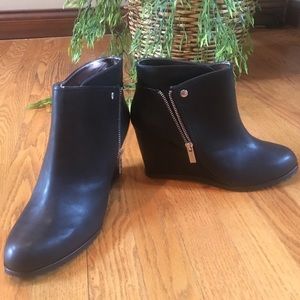 Black zip up ankle boots brand new unworn