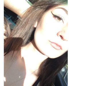 Meet your Posher, Nessa