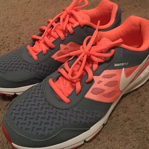 Nike Air Relentless 4 size 8