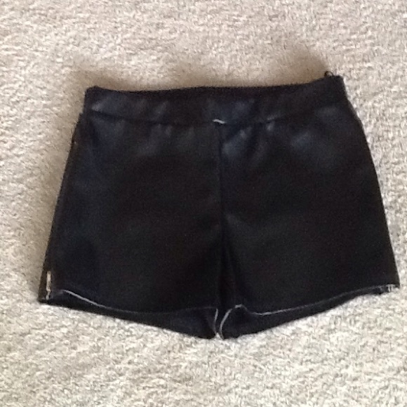 Faux leather shorts with zippers on sides - Picture 1 of 2