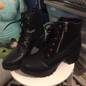 Mossimo black combat heeled booties