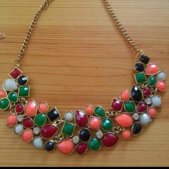 🔴 Singaporean Mosaic pattern multi-color Necklace - Picture 2 of 4