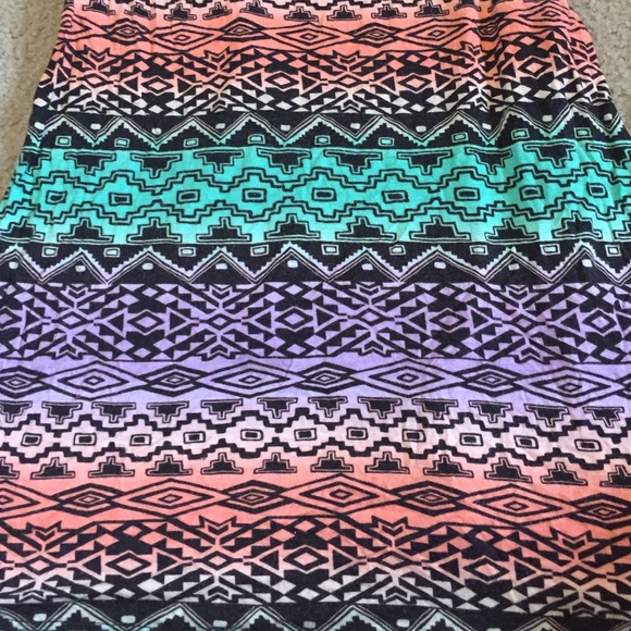 Aztec multi colored tank - Picture 2 of 4