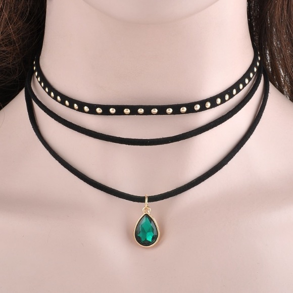 Studded Layered Green Pendant Choker Necklace - Picture 2 of 3