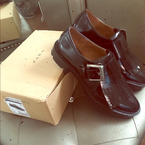 Zara trafaluc loafers  w/ fringe and buckle