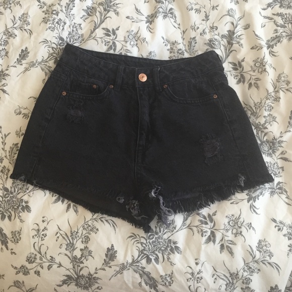 H&M distressed black jean shorts