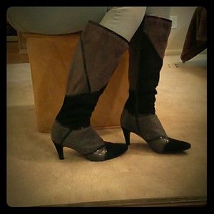 Size 7.5 boots ✨ perfect for dress up or casual.