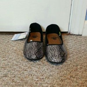 Black & silver animal print ballet flats