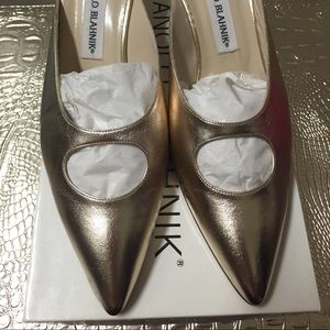 Gold Manolo Blahnik slip on kitten heels