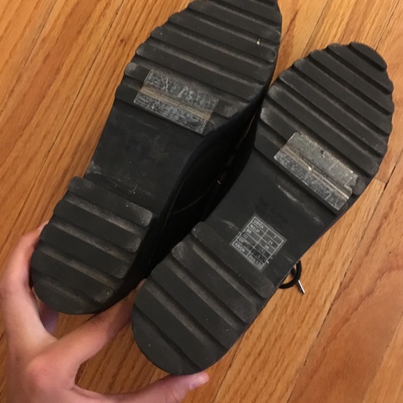 Forever 21 size 7 platform shoes. Silver lining - Picture 3 of 4