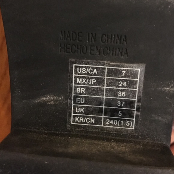 Forever 21 size 7 platform shoes. Silver lining - Picture 4 of 4