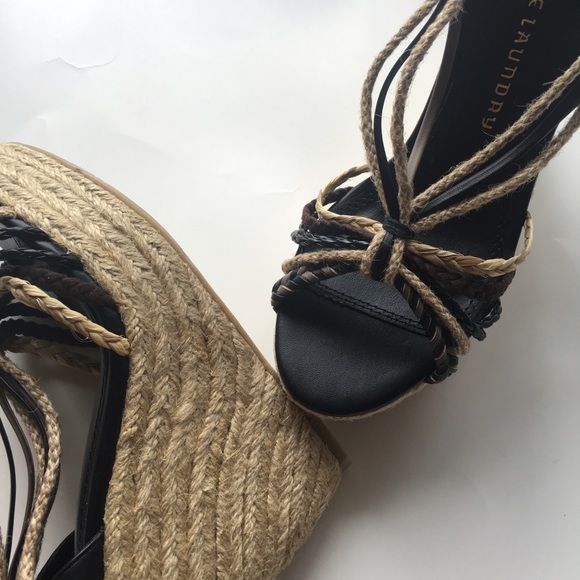 NWOT Chinese Laundry Slingback Wedged Sandals