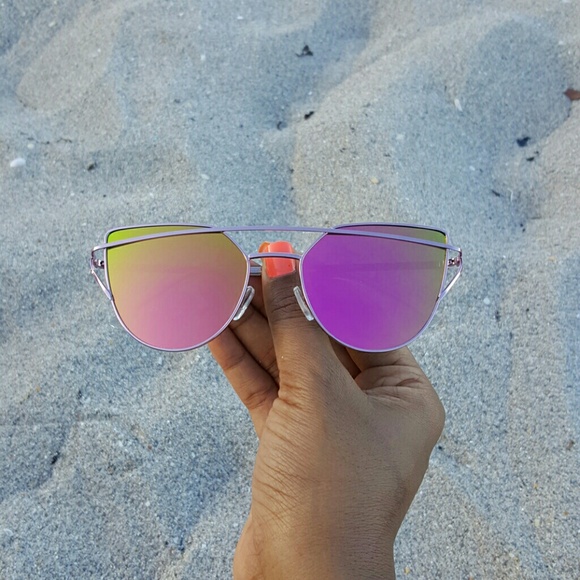 Accessories - Sunglasses