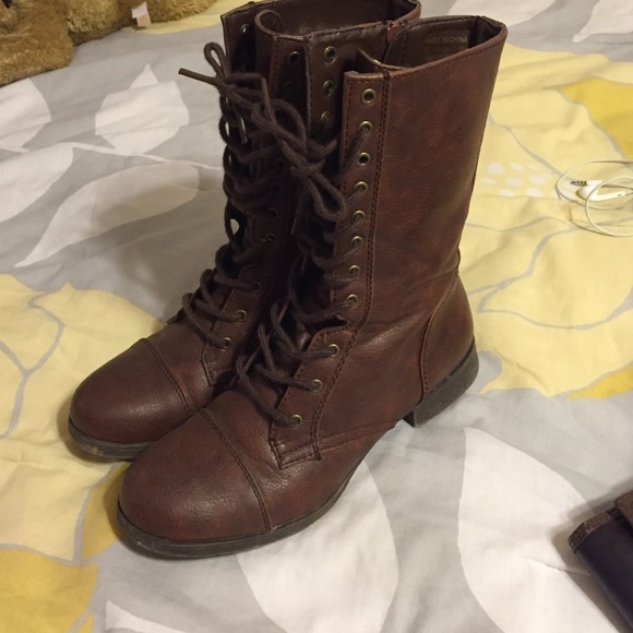 Combat boots - Picture 1 of 3