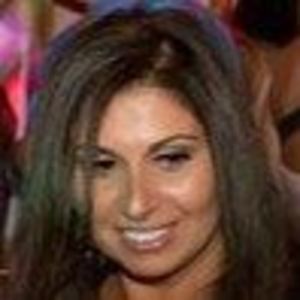 Meet your Posher, Carmela