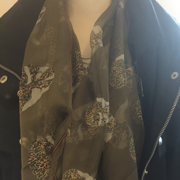 Alexander McQueen Scarf. Rare Green/Multi.