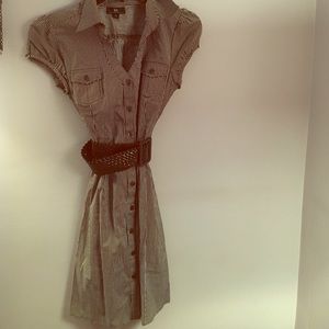 Brown short sleeve strip dress. Never been wore