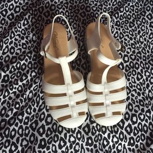 White jelly platform sandals😍