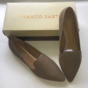 NIB Franco Sarto Smoke Taupe Leather Pointed Flats