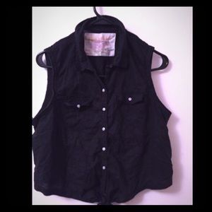 Black button up tank