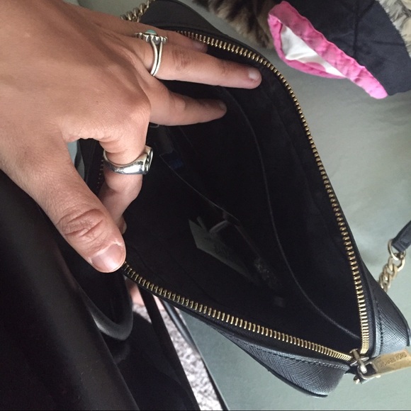 Mk crossbody - Picture 3 of 3
