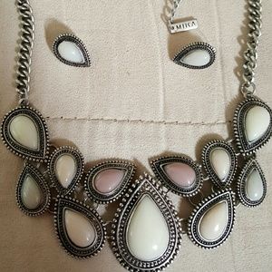 Necklace and earring set