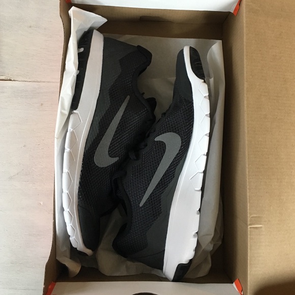New in box! Women's Nike Flex Run 4 (size 8)