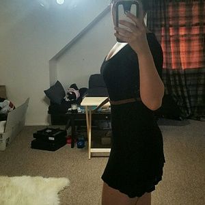 Short sleeve black dress with belt
