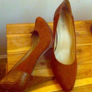 Ellen Tracy suede & leather shoes