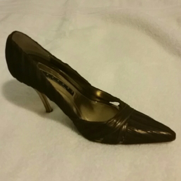 Shoes - Picture 1 of 4