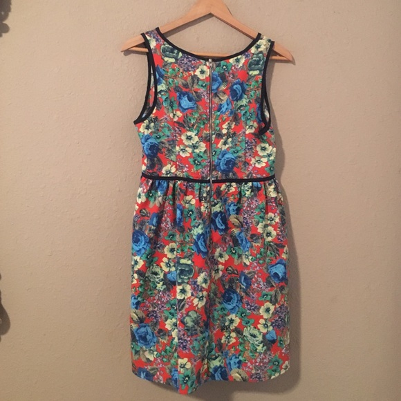 Mini dress - Picture 2 of 3