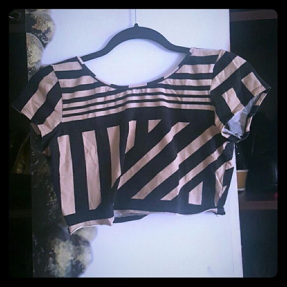 Crop top - Picture 1 of 1