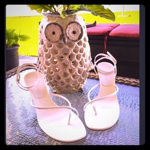 White Gianni Bini "Pamela" sandal, sz. 10