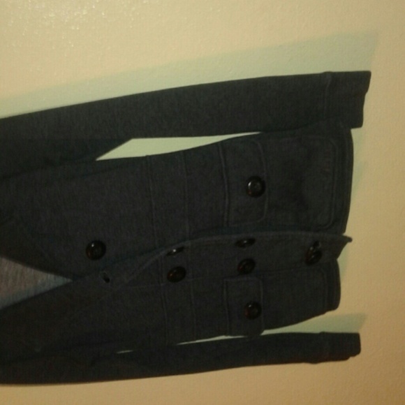 A FORM FITTING "BILLABONG " JACKET! ! - Picture 3 of 4