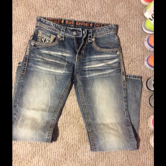 BRAND NWOT ROCK REVIVALS MEN SZ 30