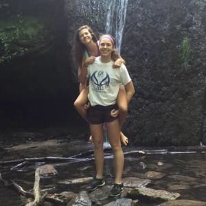 Meet your Posher, Brooke