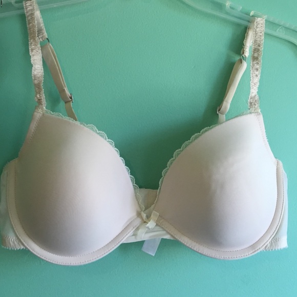 Nude Padded Bra with lace detail
