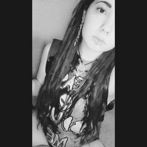 Meet your Posher, Ruth - Picture 1 of 1