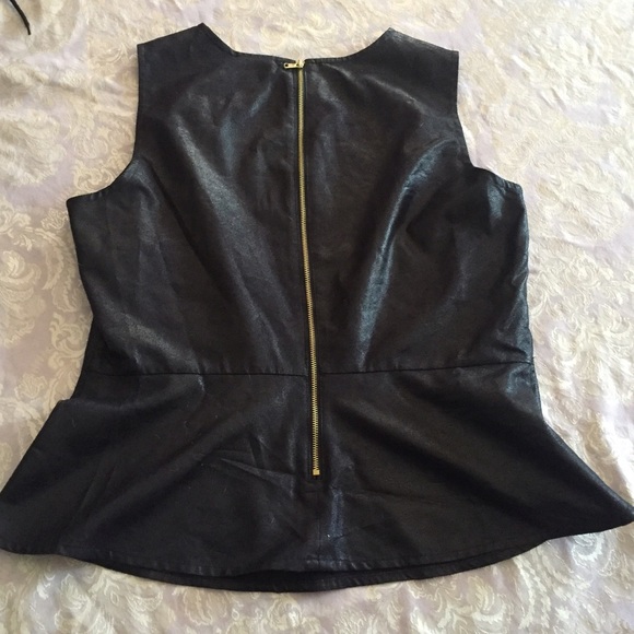 Black A-line Top - Picture 3 of 3