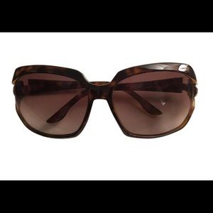 Tortoise Framed Gucci Sunglasses and Case