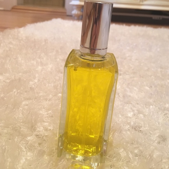 Tea Rose perfume - Picture 2 of 3