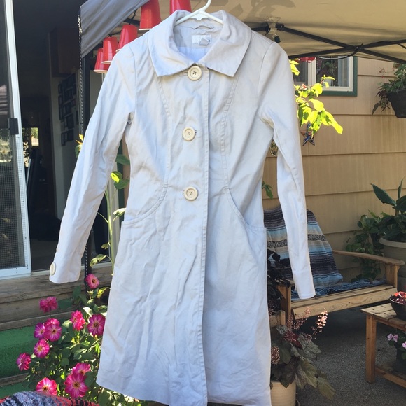 H&M Jackets & Blazers - H & M Cream Trench ❤️sale❤️