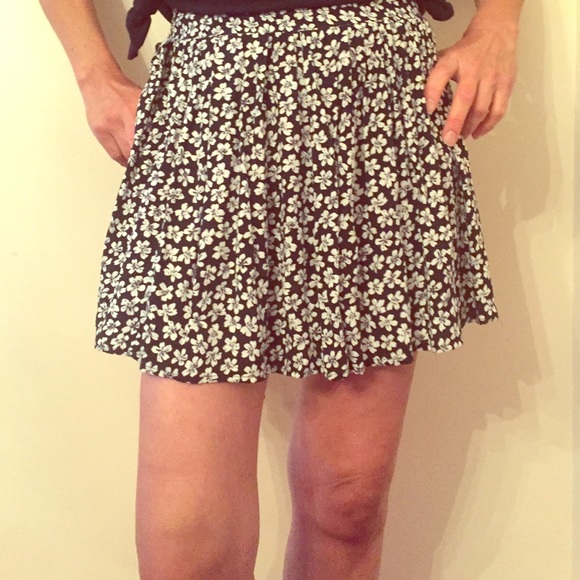 Brandy Melville Floral Flowy Skirt