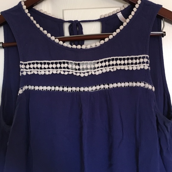Crochet Maternity Top - Picture 2 of 3
