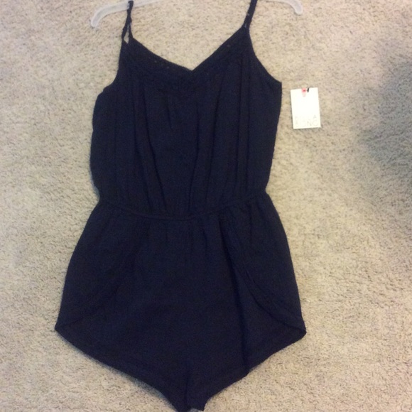 Black Billabong romper NEW