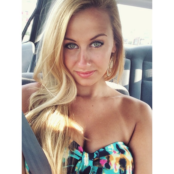 Meet your Posher, Casey - Picture 3 of 3