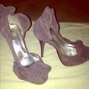 Dollhouse Gray suede ruffle open toe pumps